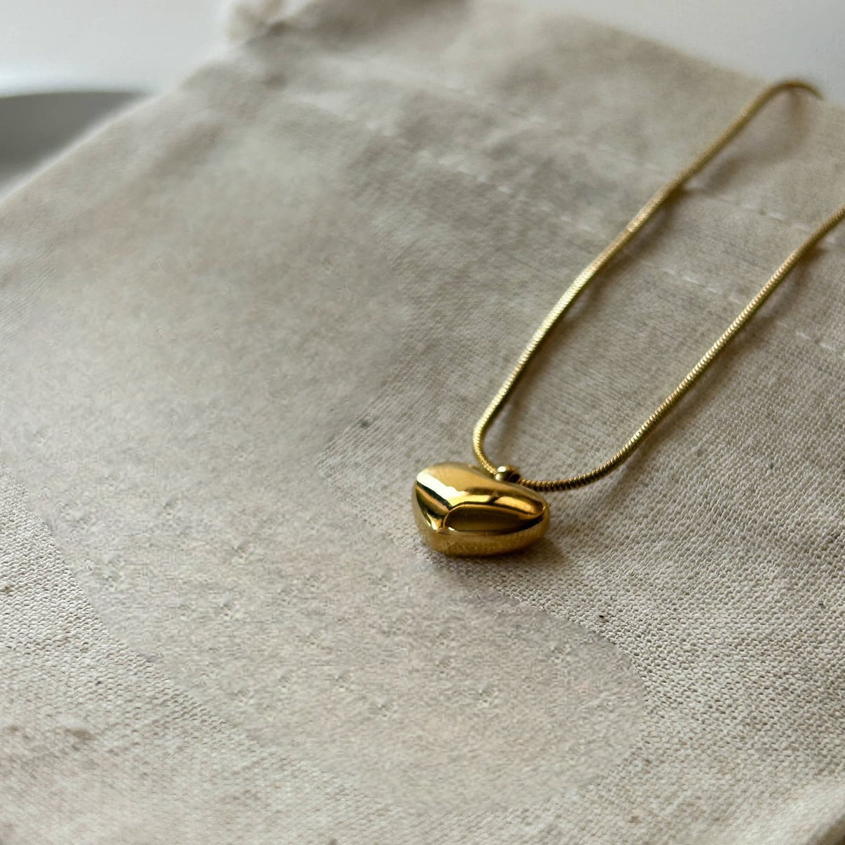 Little Love Reversible Chain Necklace 18k Gold Plated.