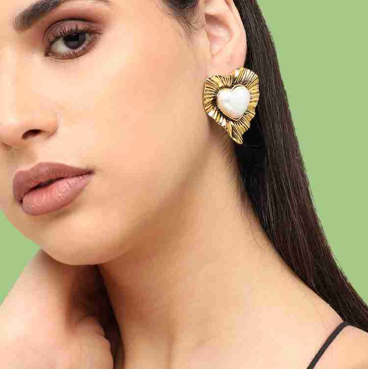 Modern Pearl Stud Earrings 18K Gold Plated Hypoallergenic