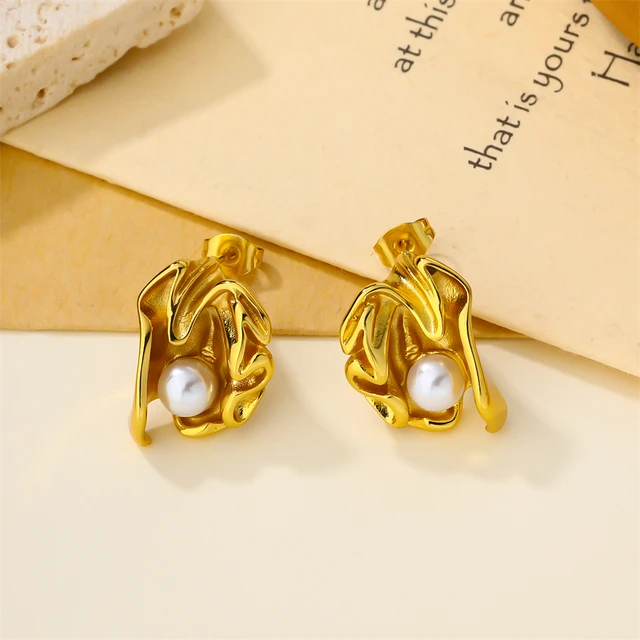 Pearl Dream Earrings – 18K Gold Plated Elegance